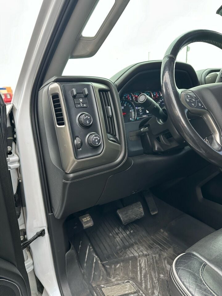 2019 Chevrolet Silverado 2500HD High Country 4x4 4dr Crew Cab SB